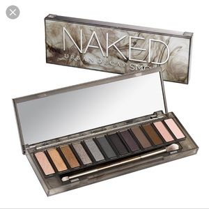 Urban Decay Smokey eyeshadow palette